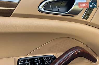Внедорожник / Кроссовер Porsche Cayenne 2012 в 