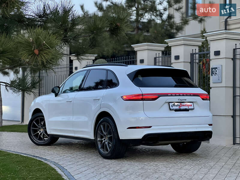 Позашляховик / Кросовер Porsche Cayenne 2018 в Одесі