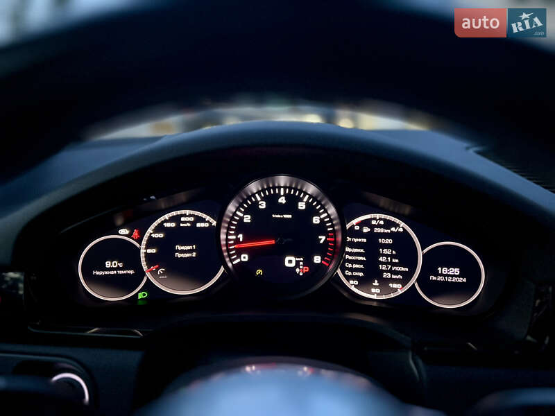 Позашляховик / Кросовер Porsche Cayenne 2018 в Одесі