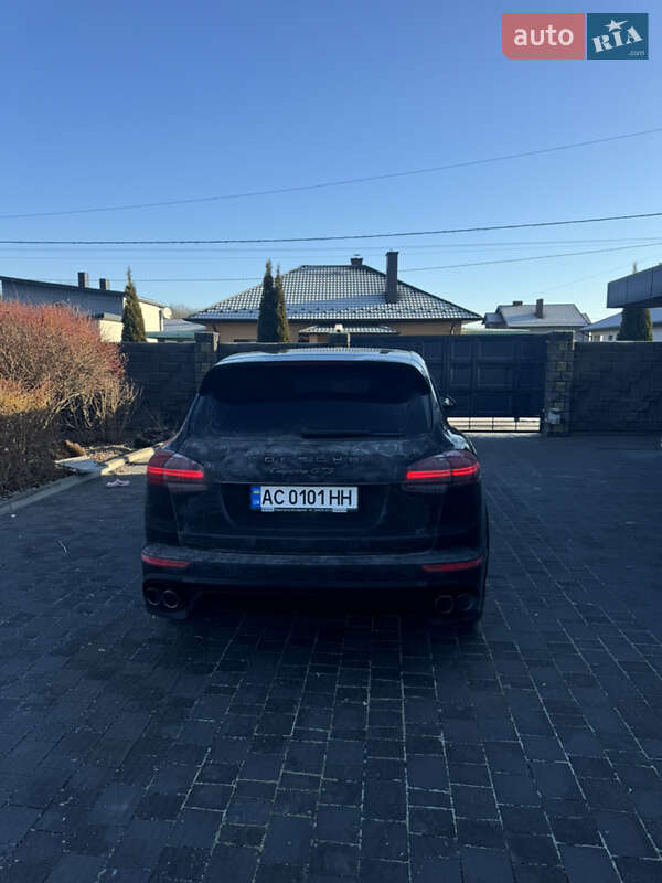 Позашляховик / Кросовер Porsche Cayenne 2015 в Луцьку