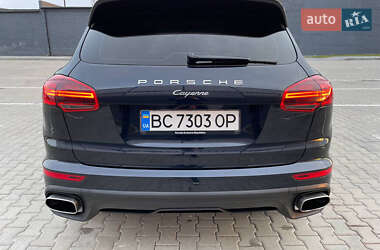 Позашляховик / Кросовер Porsche Cayenne 2015 в Львові