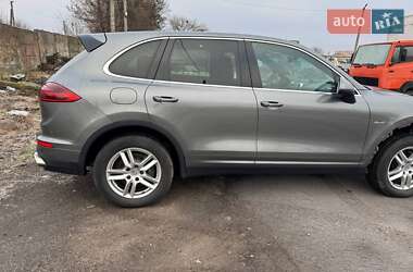 Позашляховик / Кросовер Porsche Cayenne 2016 в 
