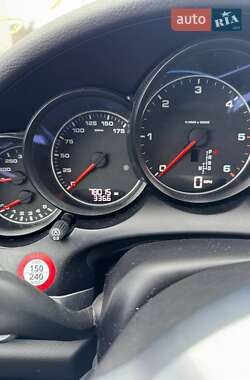 Позашляховик / Кросовер Porsche Cayenne 2016 в 