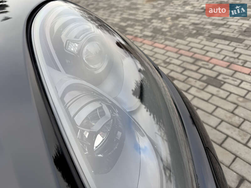 Внедорожник / Кроссовер Porsche Cayenne 2016 в Днепре