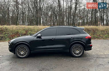 Позашляховик / Кросовер Porsche Cayenne 2017 в Звенигородці