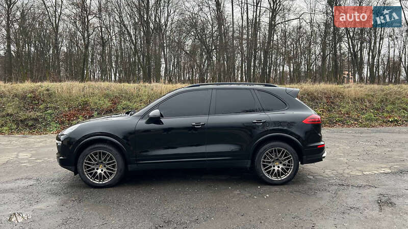 Позашляховик / Кросовер Porsche Cayenne 2017 в 