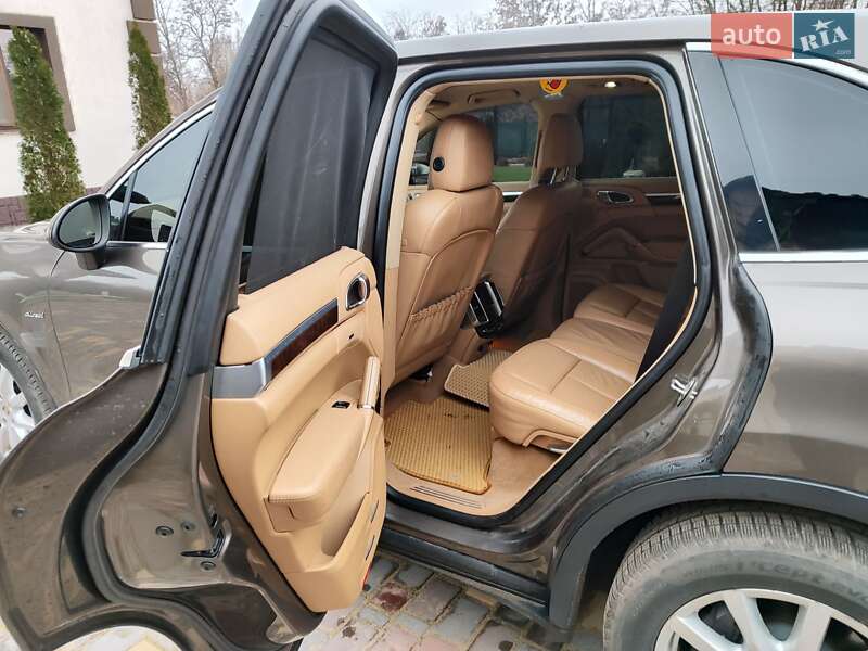 Позашляховик / Кросовер Porsche Cayenne 2012 в Кривому Розі