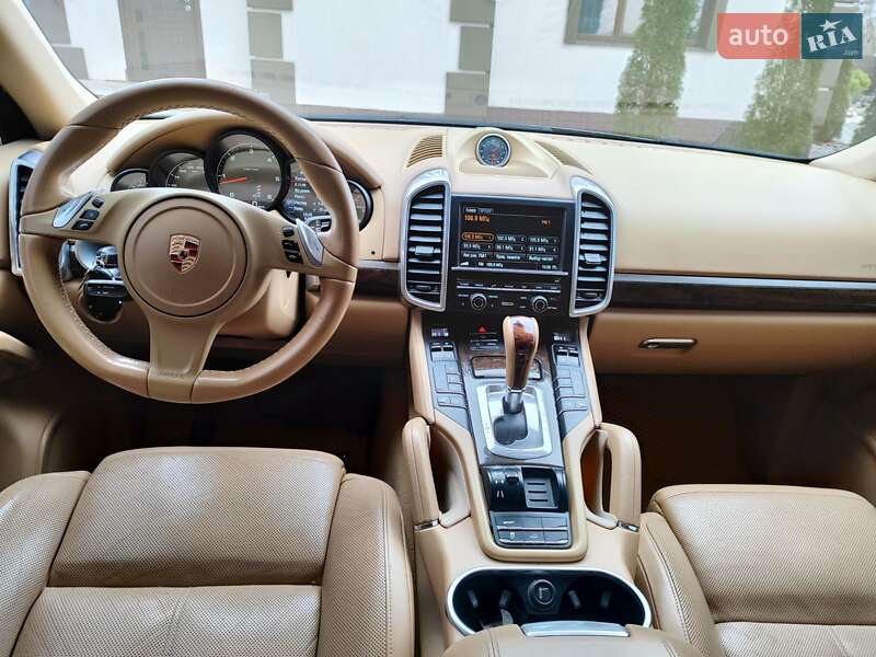 Позашляховик / Кросовер Porsche Cayenne 2012 в Кривому Розі