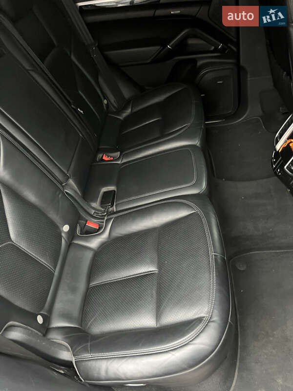 Внедорожник / Кроссовер Porsche Cayenne 2016 в Одессе