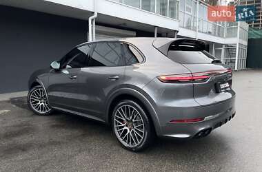 Позашляховик / Кросовер Porsche Cayenne 2021 в Києві