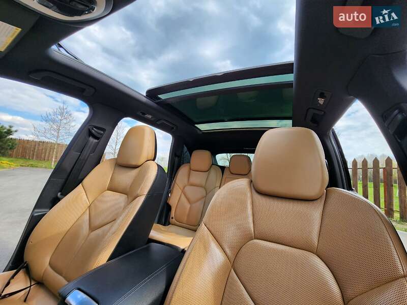 Позашляховик / Кросовер Porsche Cayenne 2015 в Києві