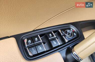 Позашляховик / Кросовер Porsche Cayenne 2015 в 