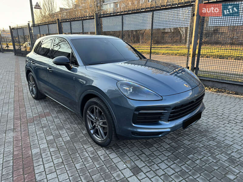 Позашляховик / Кросовер Porsche Cayenne 2018 в Запоріжжі