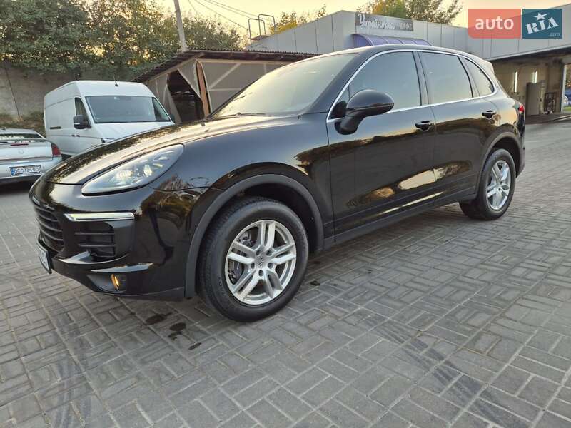 Внедорожник / Кроссовер Porsche Cayenne 2015 в Тернополе