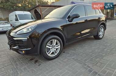 Внедорожник / Кроссовер Porsche Cayenne 2015 в 