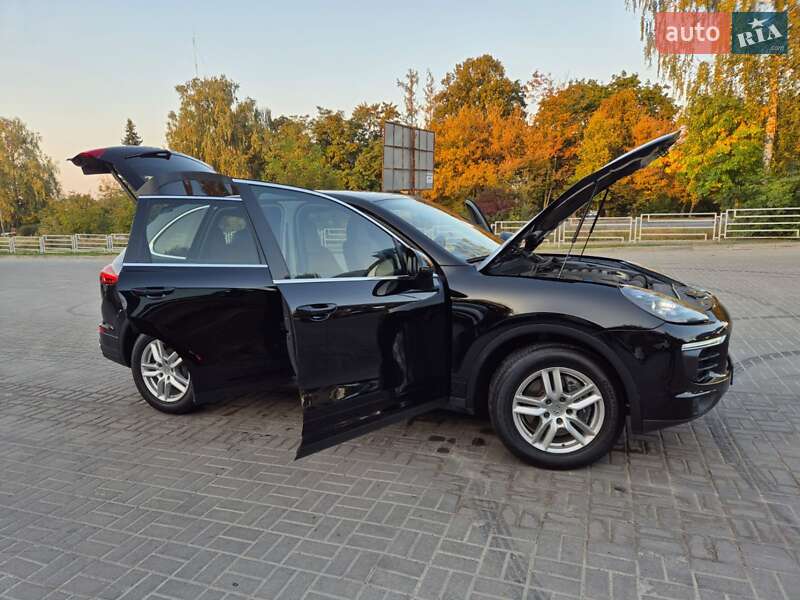 Внедорожник / Кроссовер Porsche Cayenne 2015 в Тернополе