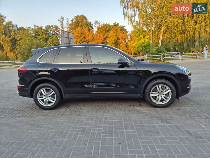 Внедорожник / Кроссовер Porsche Cayenne 2015 в Тернополе