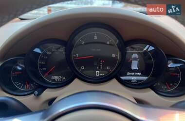 Внедорожник / Кроссовер Porsche Cayenne 2014 в 