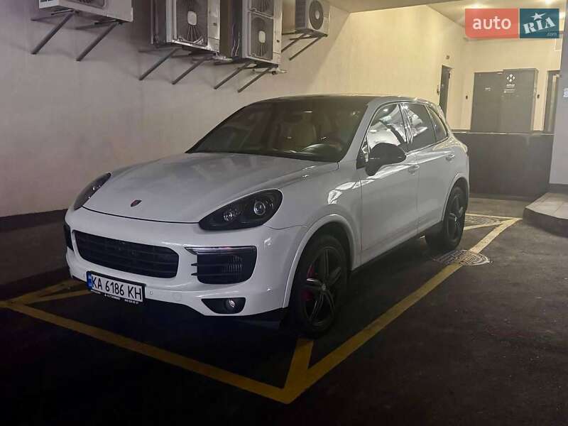 Позашляховик / Кросовер Porsche Cayenne 2013 в Києві