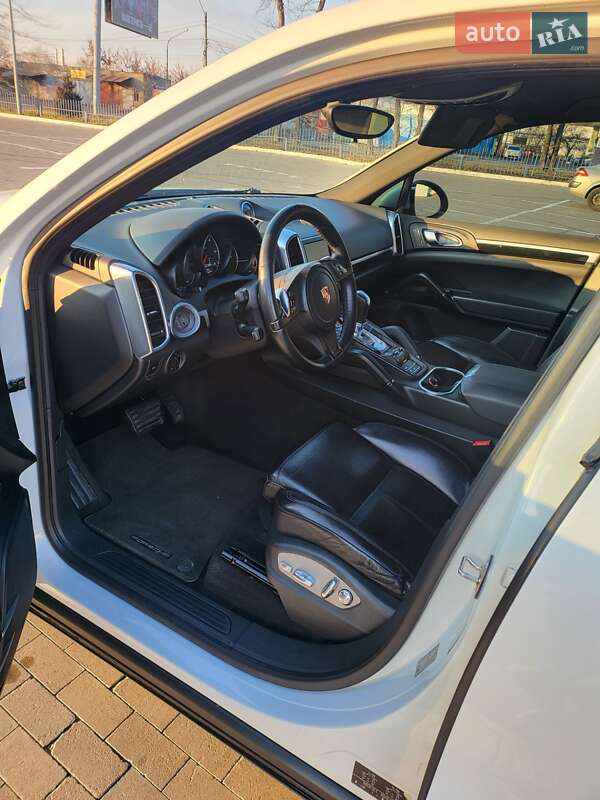 Внедорожник / Кроссовер Porsche Cayenne 2013 в Одессе