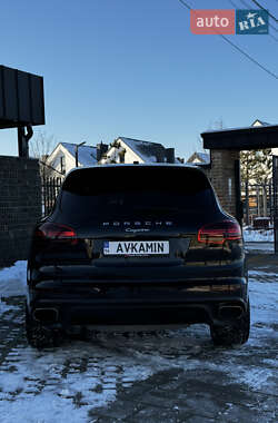 Внедорожник / Кроссовер Porsche Cayenne 2017 в 