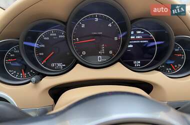 Внедорожник / Кроссовер Porsche Cayenne 2016 в 