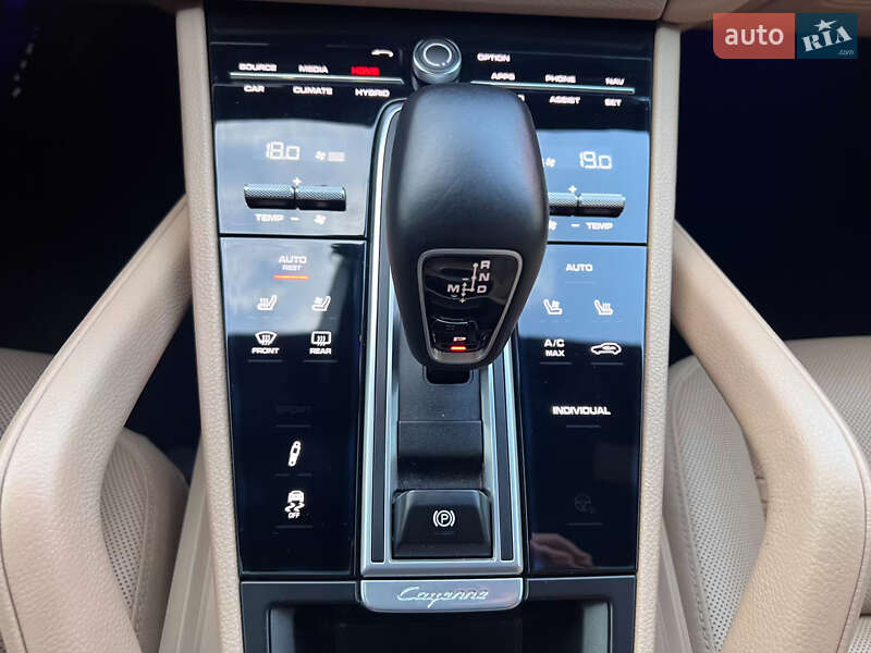 Позашляховик / Кросовер Porsche Cayenne 2019 в Львові