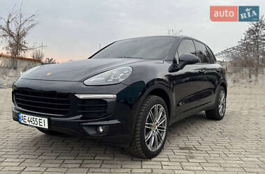 Внедорожник / Кроссовер Porsche Cayenne 2015 в 