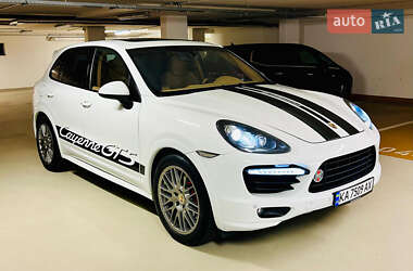 Внедорожник / Кроссовер Porsche Cayenne 2014 в 