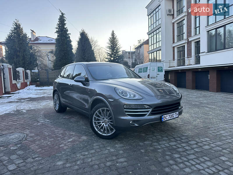 Позашляховик / Кросовер Porsche Cayenne 2014 в Львові