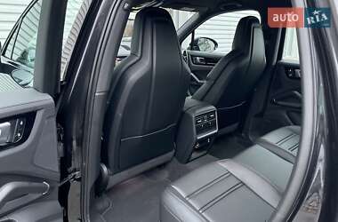 Внедорожник / Кроссовер Porsche Cayenne 2022 в 