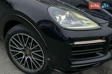 Внедорожник / Кроссовер Porsche Cayenne 2022 в 