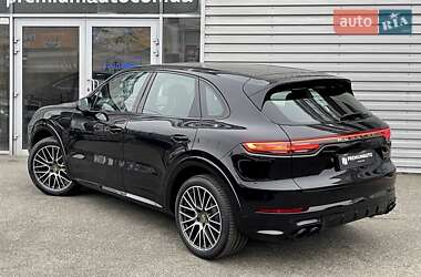 Внедорожник / Кроссовер Porsche Cayenne 2022 в 