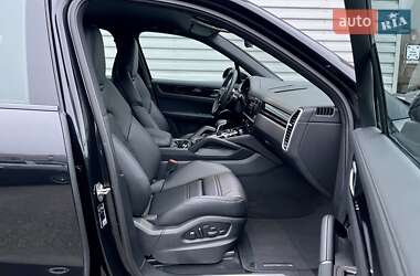 Внедорожник / Кроссовер Porsche Cayenne 2022 в 