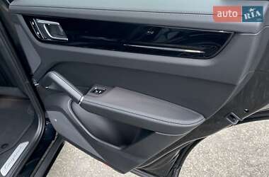 Внедорожник / Кроссовер Porsche Cayenne 2022 в 