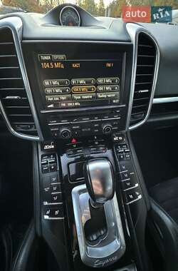 Внедорожник / Кроссовер Porsche Cayenne 2012 в 