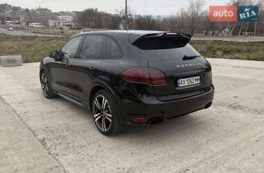 Внедорожник / Кроссовер Porsche Cayenne 2012 в 