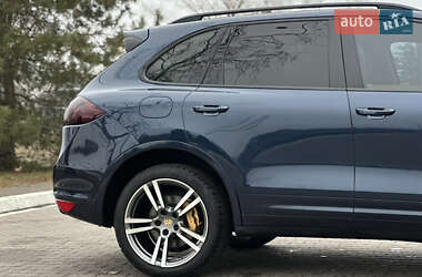 Внедорожник / Кроссовер Porsche Cayenne 2013 в Киеве