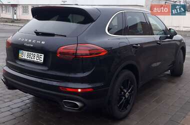 Внедорожник / Кроссовер Porsche Cayenne 2015 в 