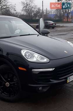 Внедорожник / Кроссовер Porsche Cayenne 2015 в 