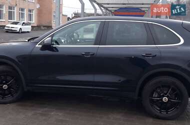 Внедорожник / Кроссовер Porsche Cayenne 2015 в 