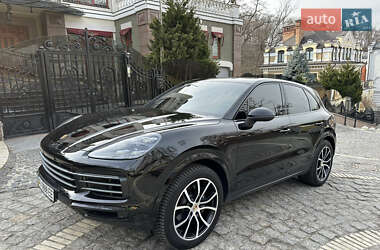 Внедорожник / Кроссовер Porsche Cayenne 2019 в 