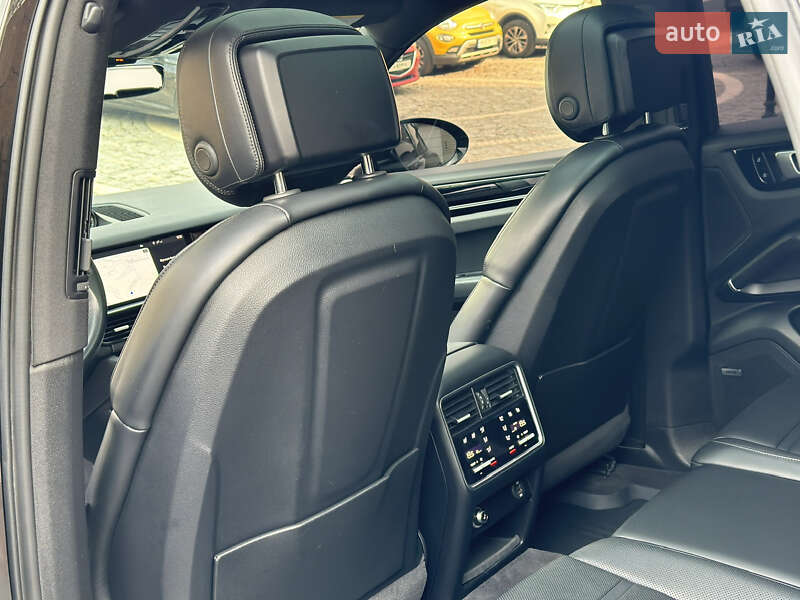 Позашляховик / Кросовер Porsche Cayenne 2019 в Києві