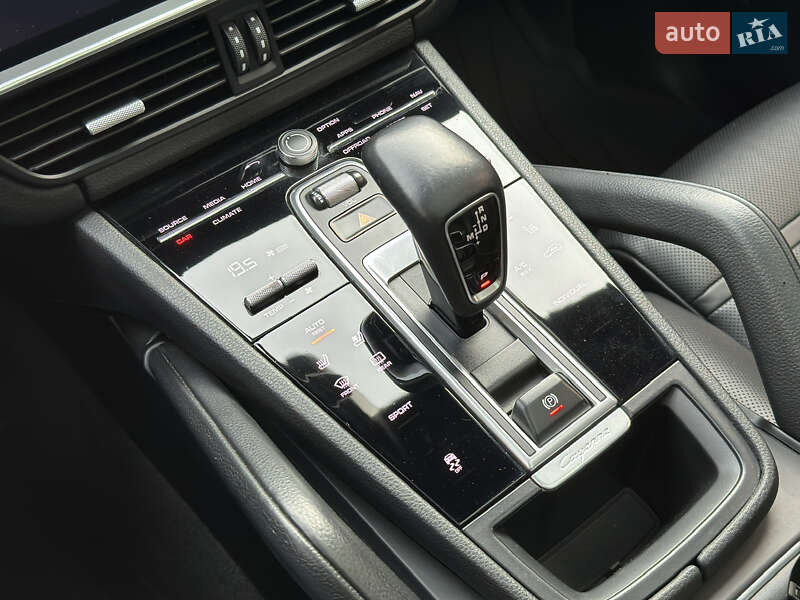 Позашляховик / Кросовер Porsche Cayenne 2019 в Києві