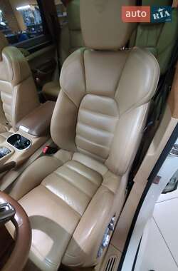 Внедорожник / Кроссовер Porsche Cayenne 2011 в 