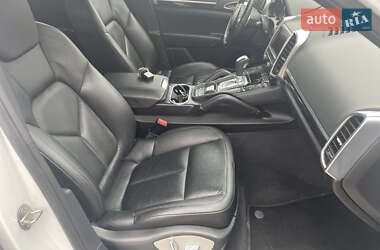 Позашляховик / Кросовер Porsche Cayenne 2011 в 
