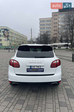 Позашляховик / Кросовер Porsche Cayenne 2011 в 