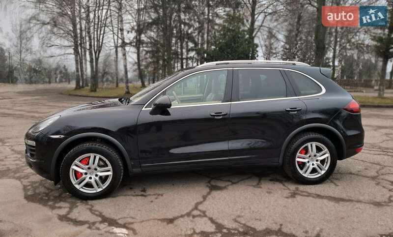 Позашляховик / Кросовер Porsche Cayenne 2011 в Чернівцях