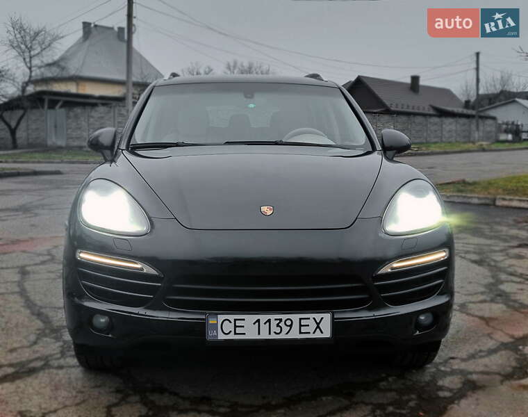 Позашляховик / Кросовер Porsche Cayenne 2011 в Чернівцях