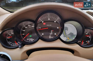 Позашляховик / Кросовер Porsche Cayenne 2011 в Чернівцях